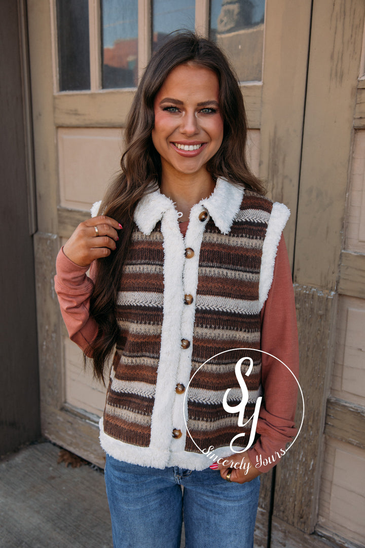 Evergreen Escape Vest - Brown/Cream