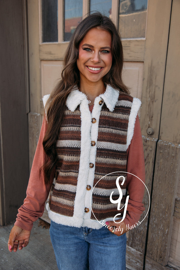 Evergreen Escape Vest - Brown/Cream