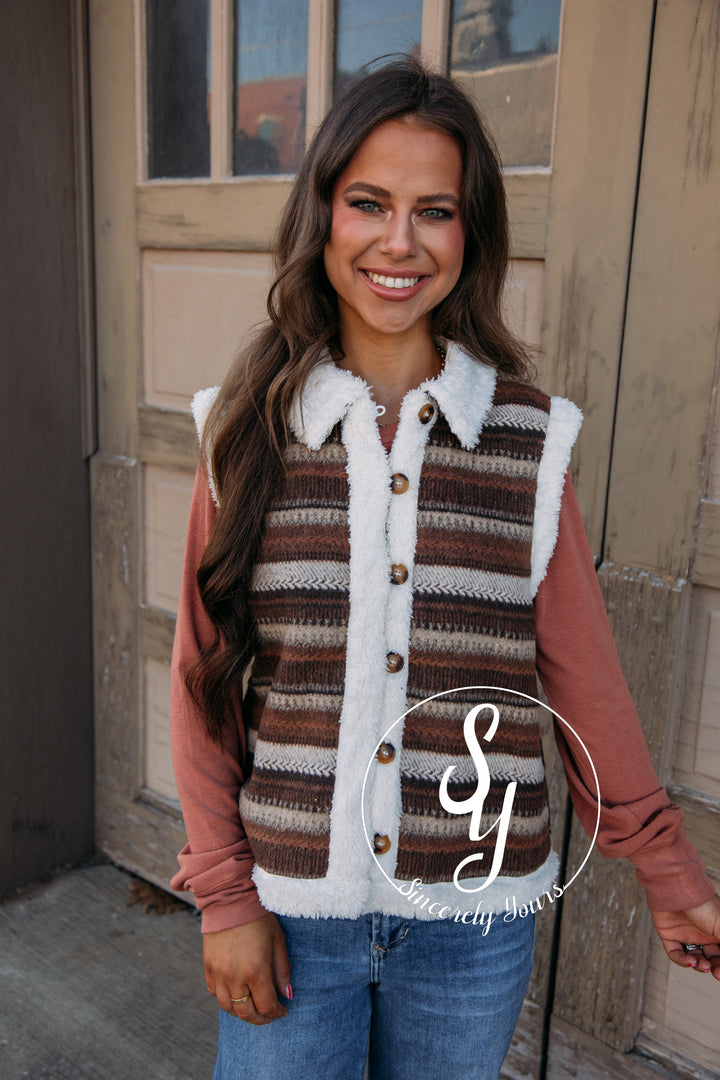 Evergreen Escape Vest - Brown/Cream