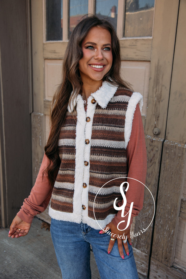 Evergreen Escape Vest - Brown/Cream