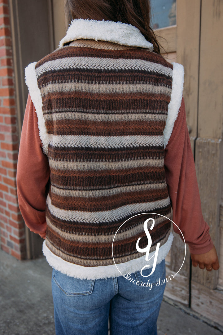 Evergreen Escape Vest - Brown/Cream