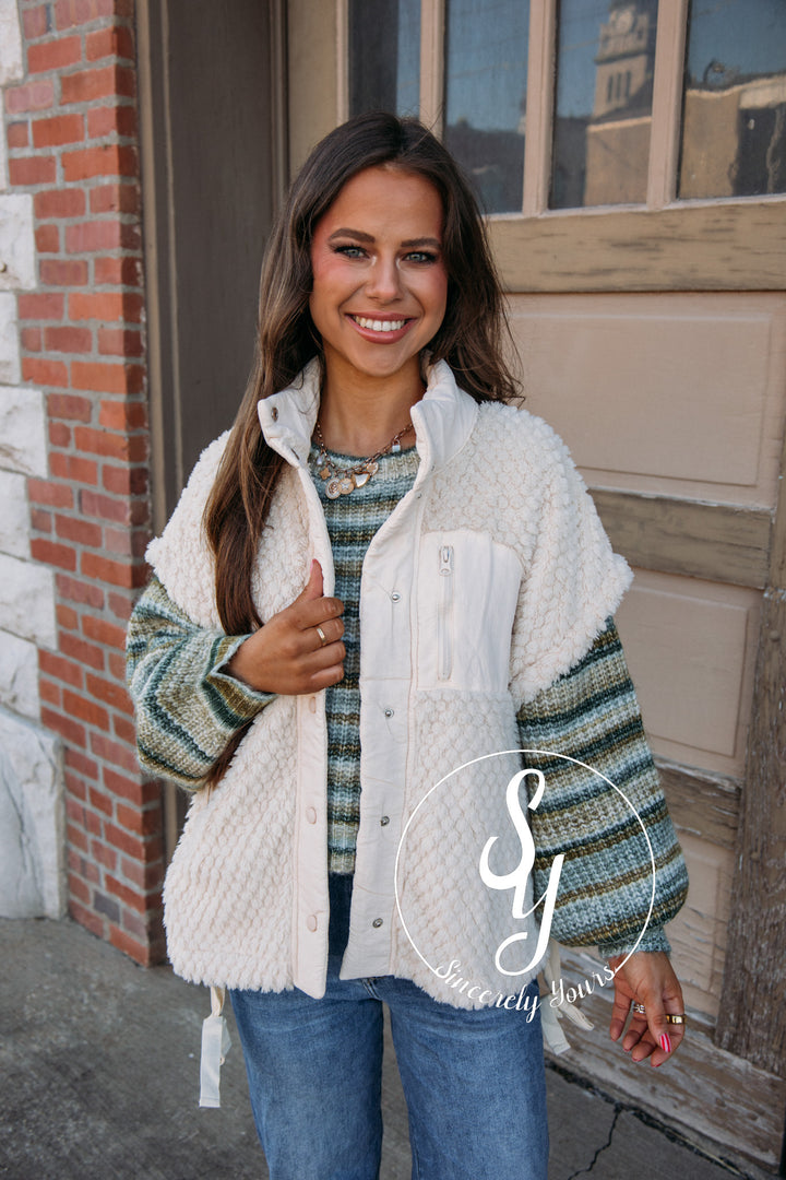 Cue The Comfort Vest - Ecru