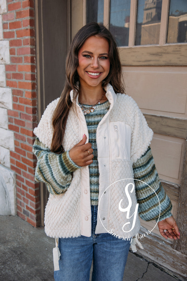 Cue The Comfort Vest - Ecru