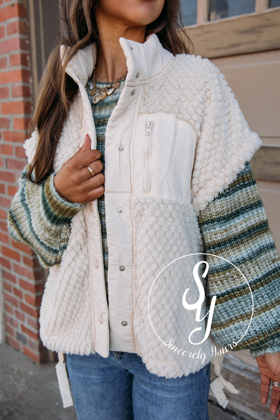 Cue The Comfort Vest - Ecru