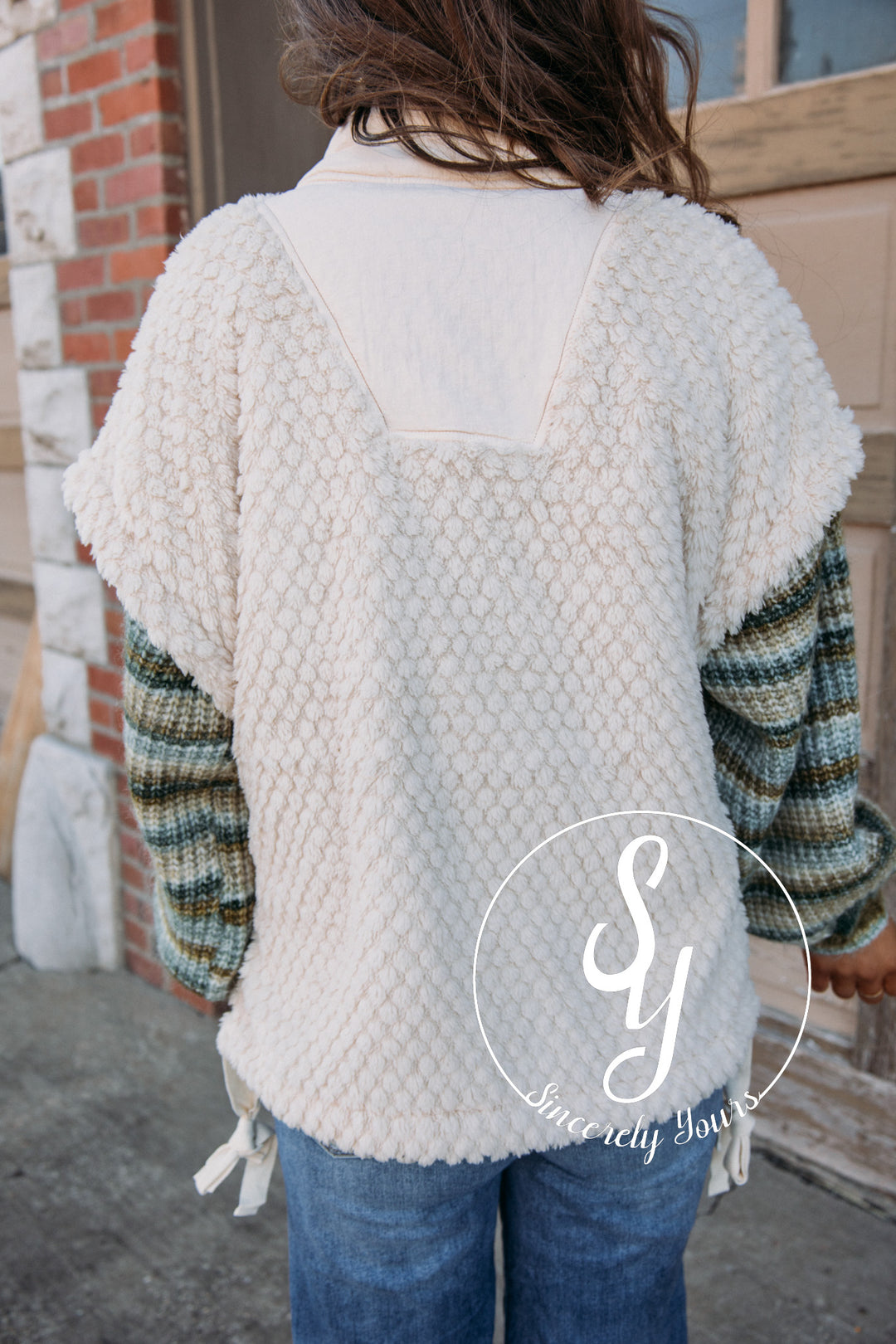 Cue The Comfort Vest - Ecru