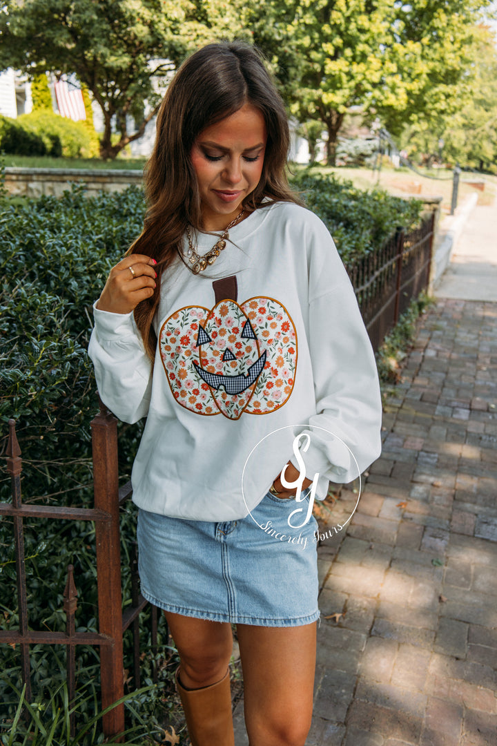 Flower Jack-o'-lantern Crewneck- White