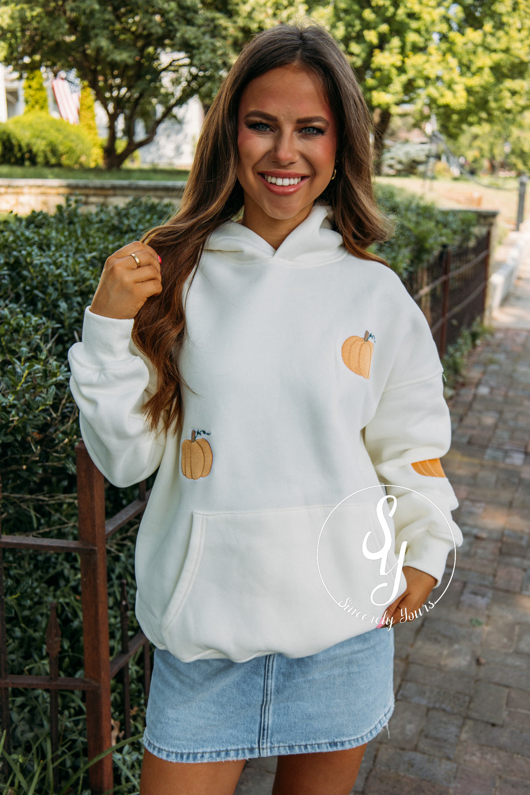 The Pumpkin Hoodie - Ivory