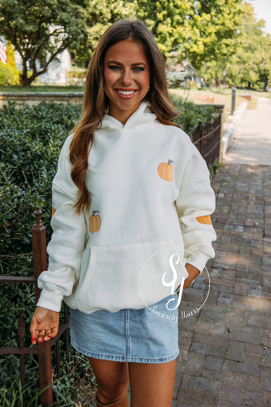 The Pumpkin Hoodie - Ivory
