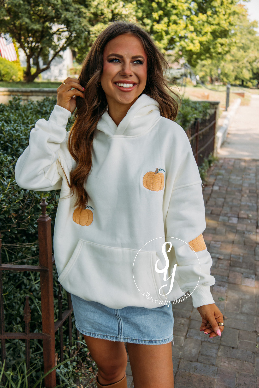 The Pumpkin Hoodie - Ivory