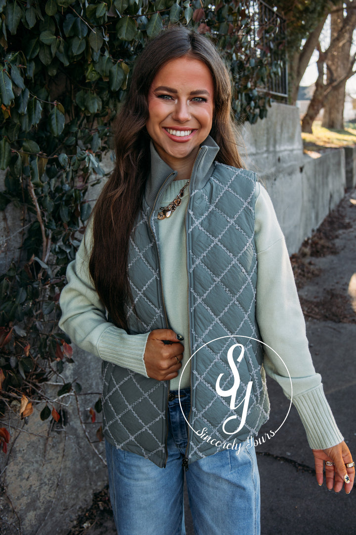 Brisk Stroll Vest - Winter Sage