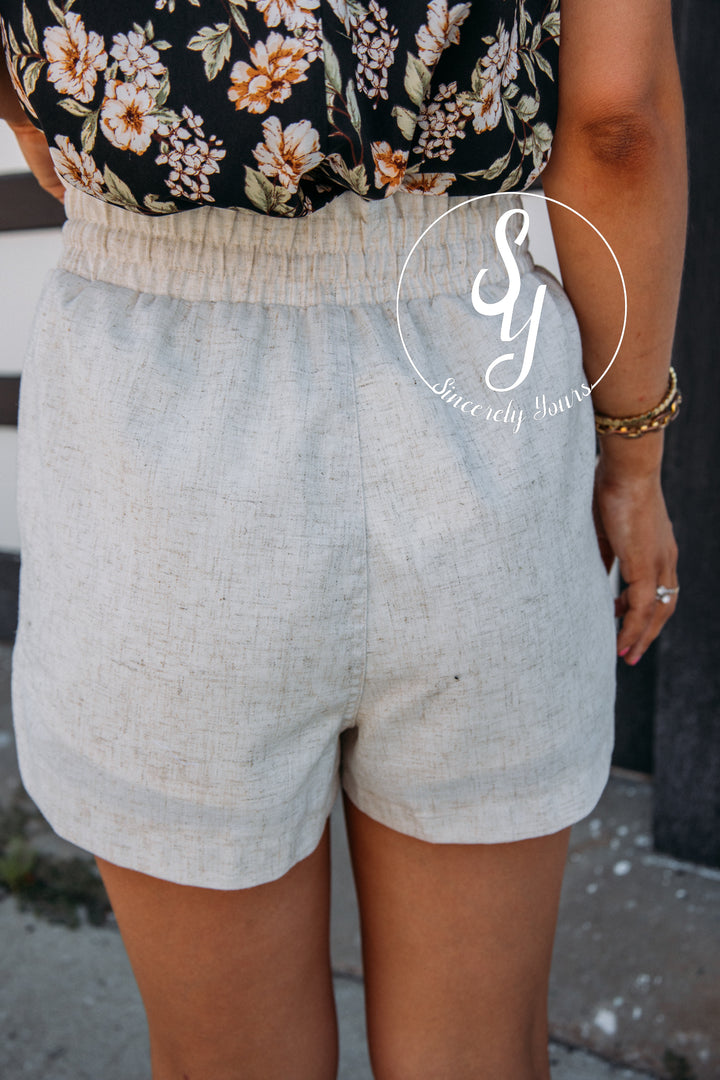 Beach Town Shorts - Oatmeal