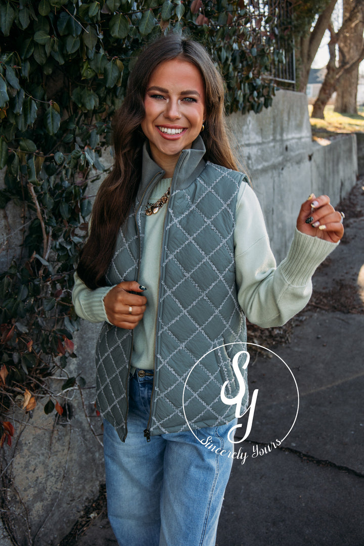 Brisk Stroll Vest - Winter Sage