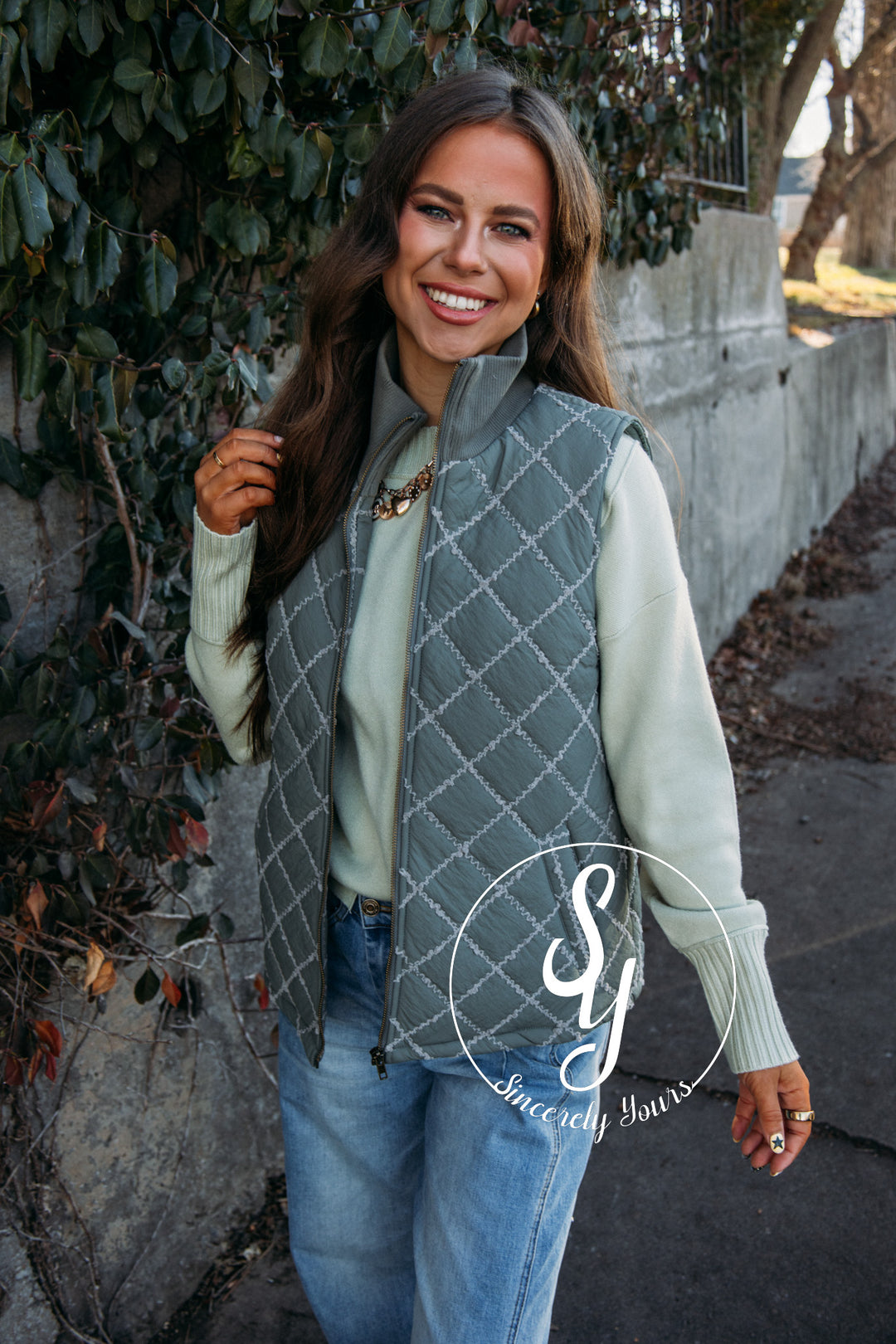 Brisk Stroll Vest - Winter Sage