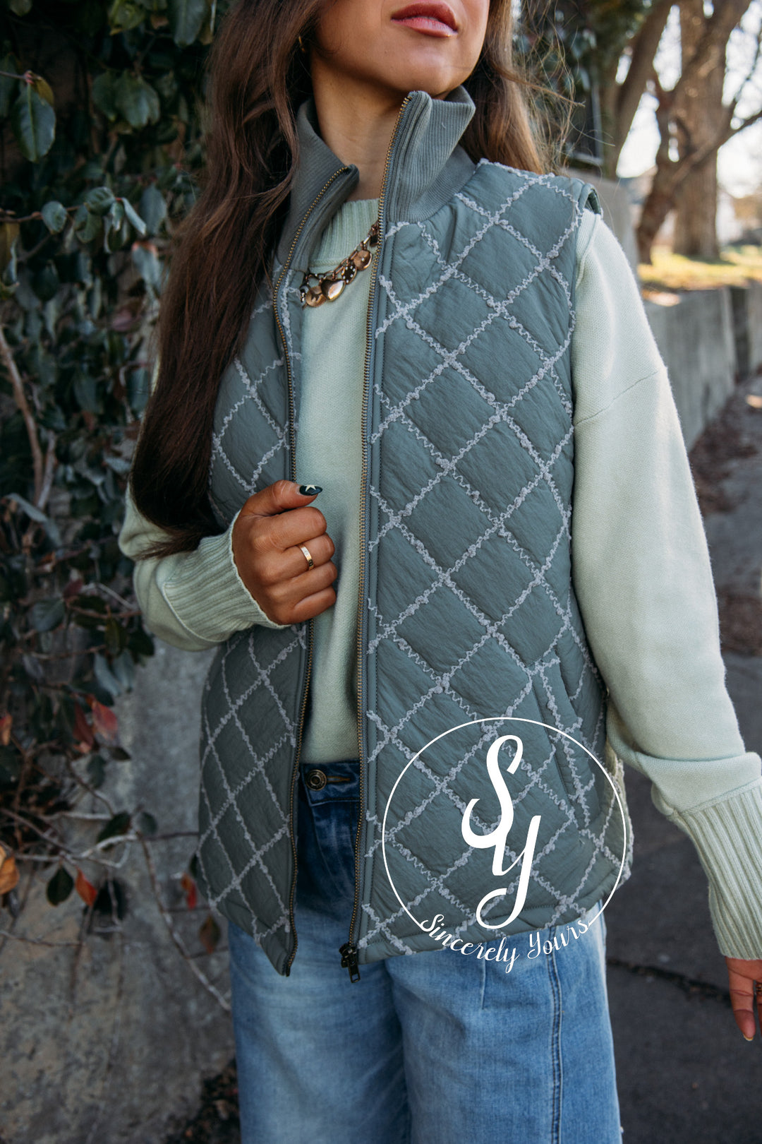 Brisk Stroll Vest - Winter Sage