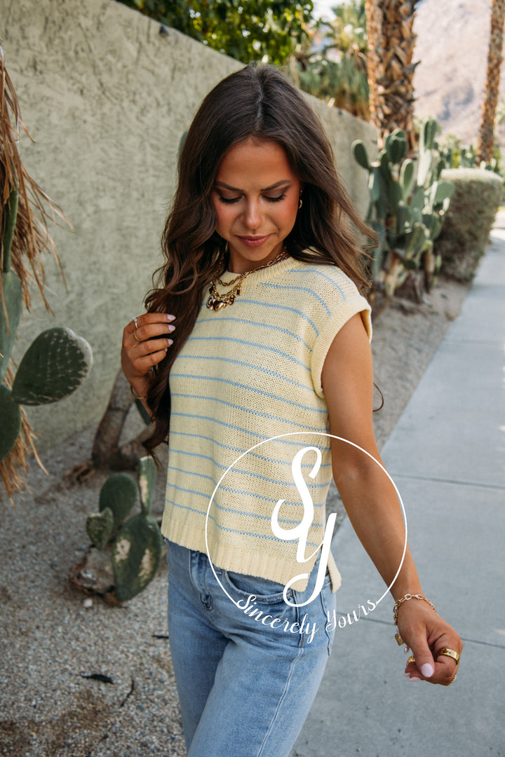 Graceful Life Top- Daisy/Sky