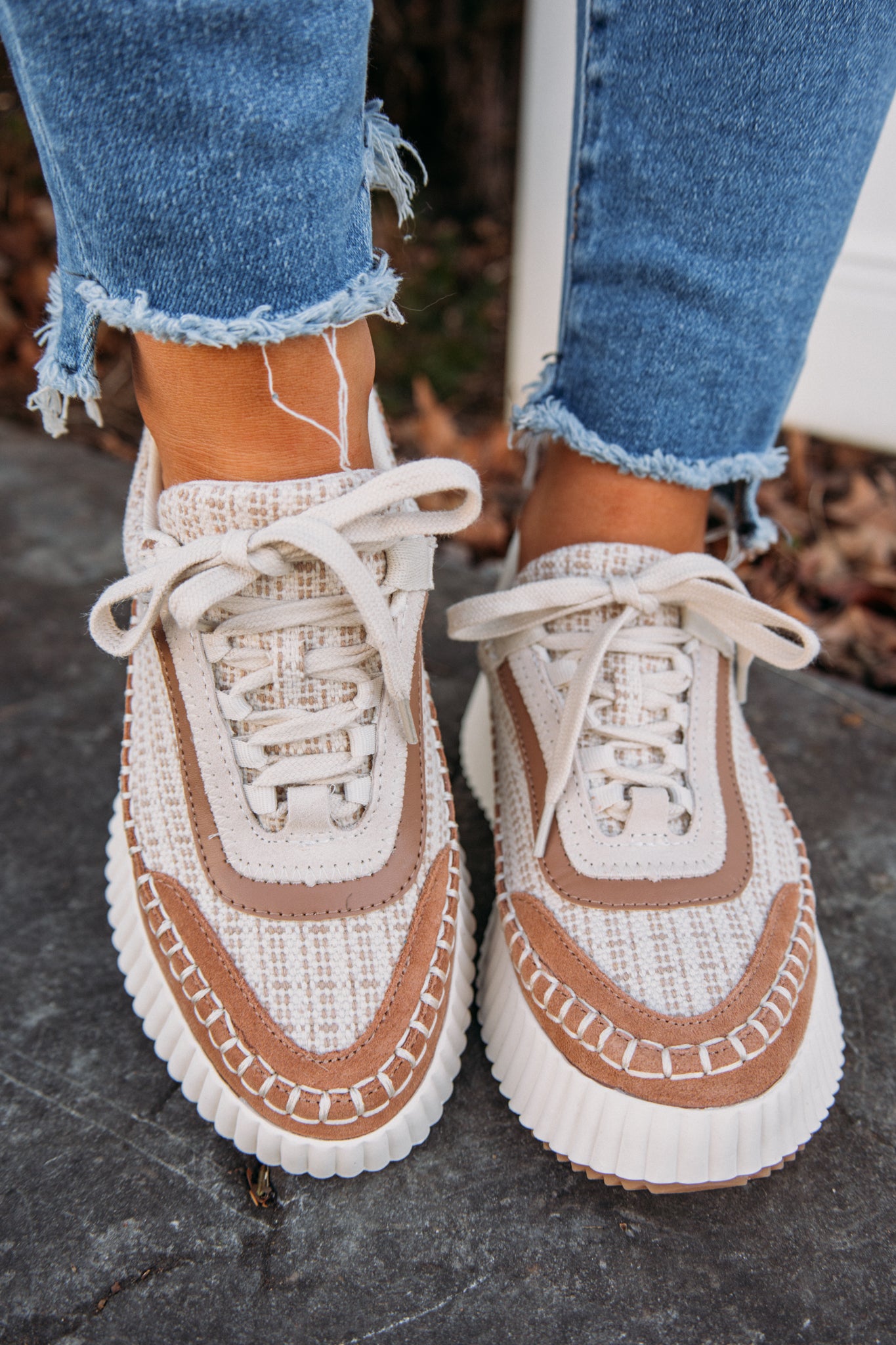 Dolce Vita: Dolen Sneakers - Brown – Sincerely Yours