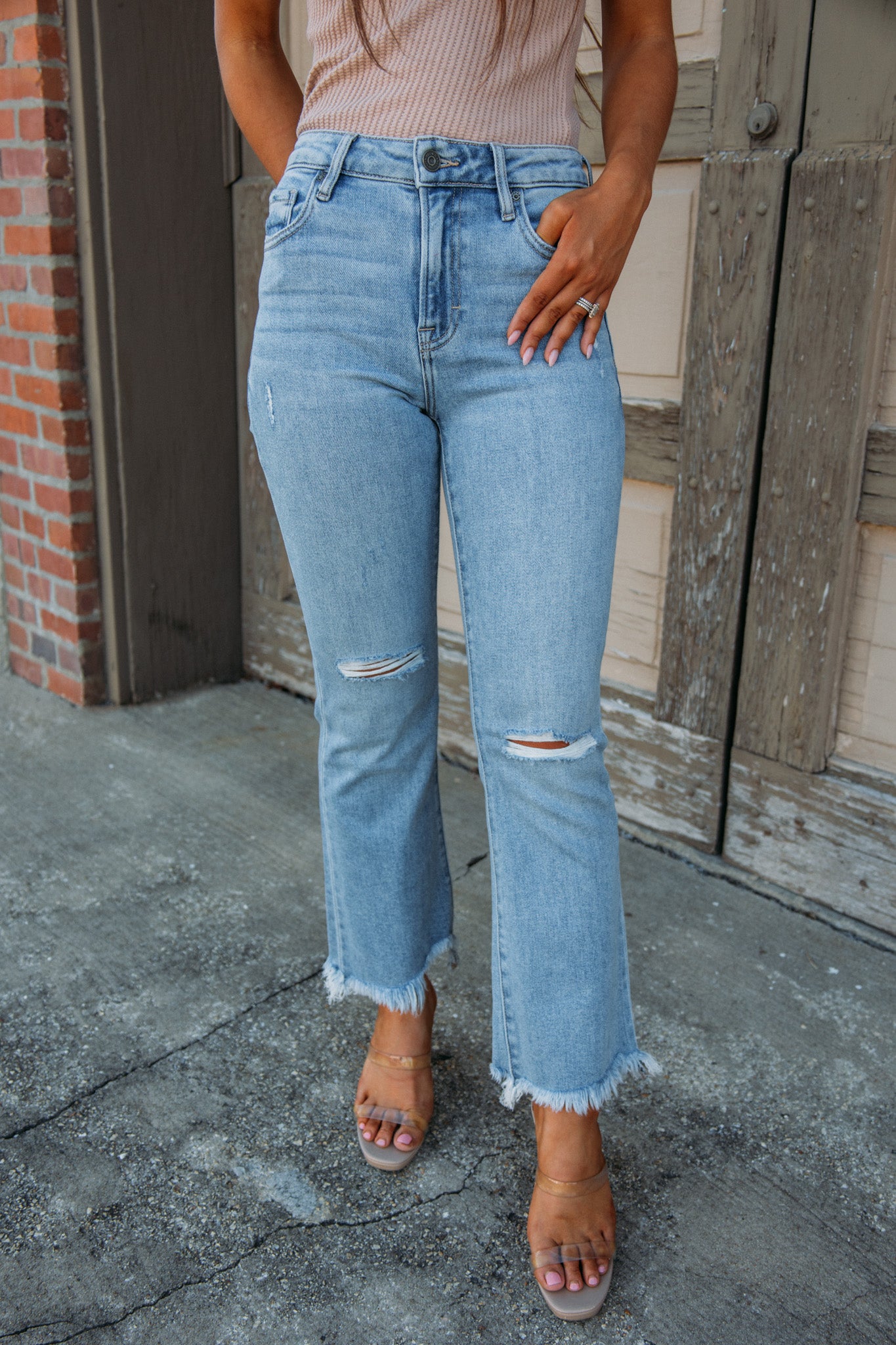 Load image into Gallery viewer, Happi High Rise Super Fray Crop Flare Denim -Light Wash
