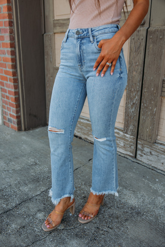 Load image into Gallery viewer, Happi High Rise Super Fray Crop Flare Denim -Light Wash
