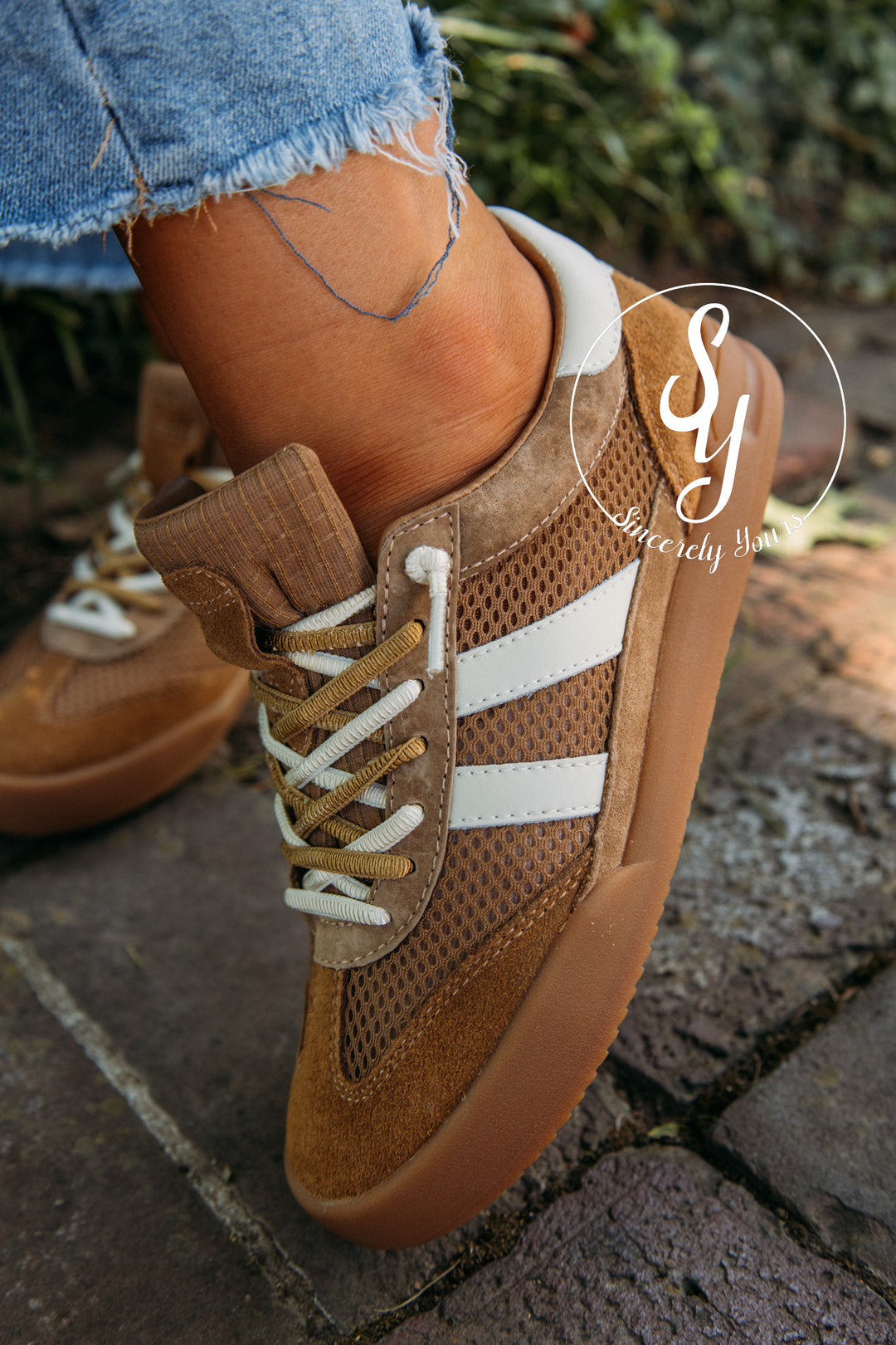 Steve Madden: Verdict Sneaker- Tan Multi