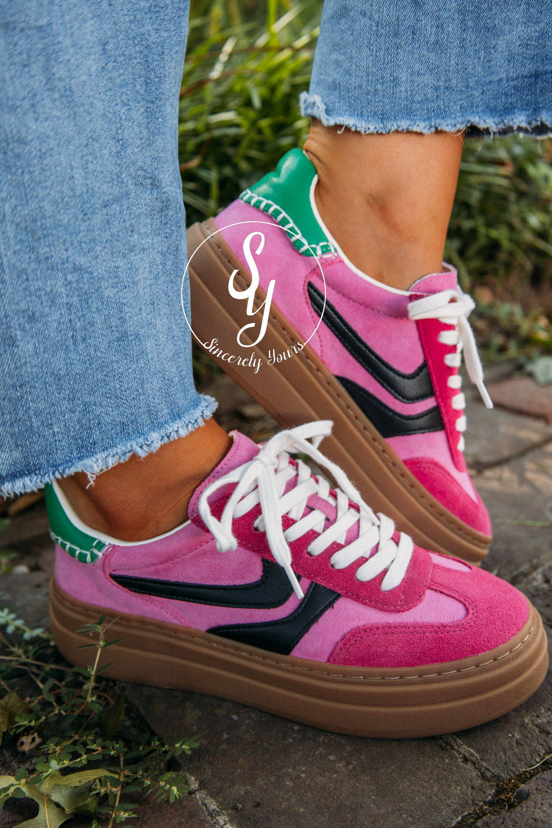 Steve Madden: Dodge Sneaker - Pink Multi
