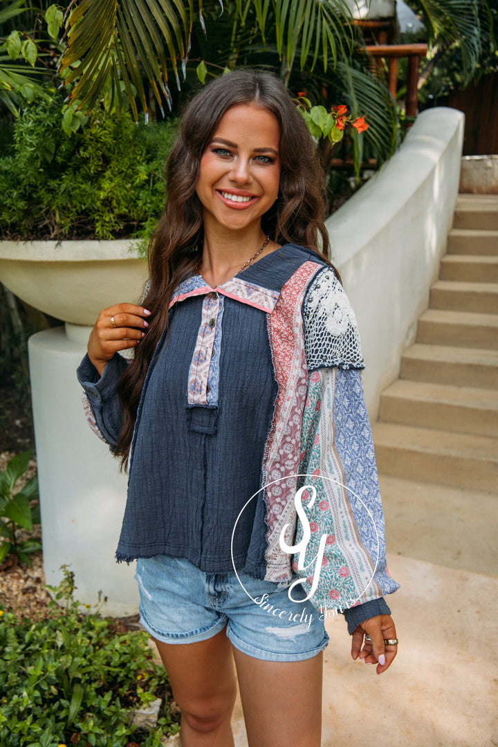 Kindess Chic Pullover - Navy