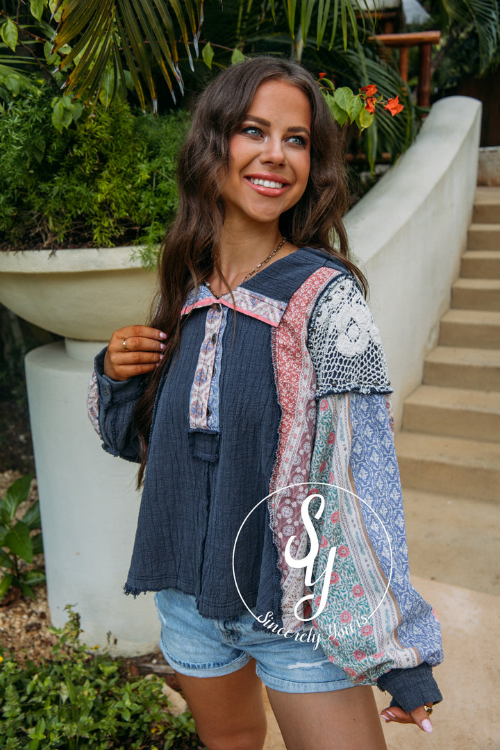 Kindess Chic Pullover - Navy