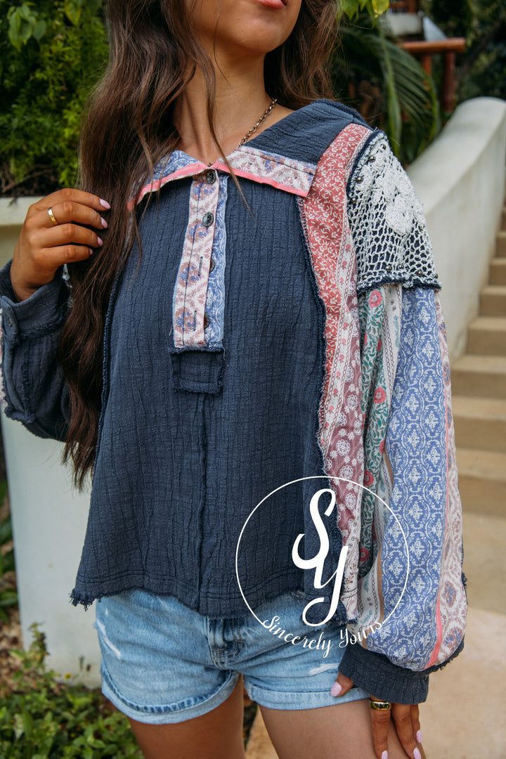 Kindess Chic Pullover - Navy