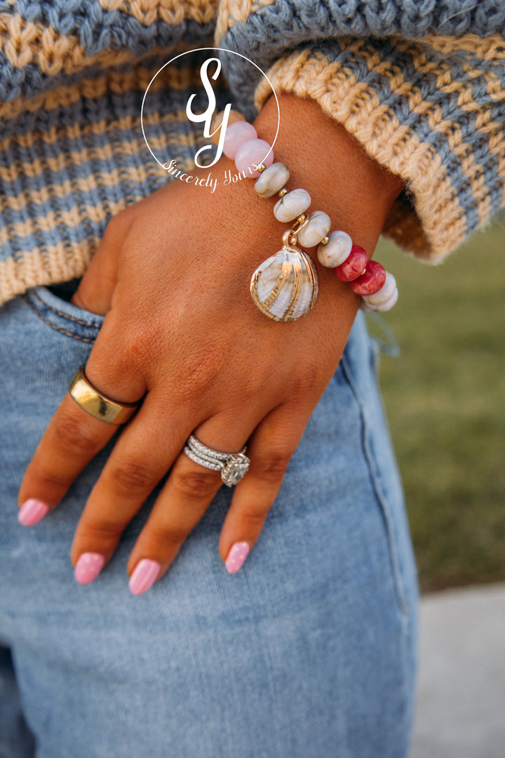 Shell Moment Bracelet