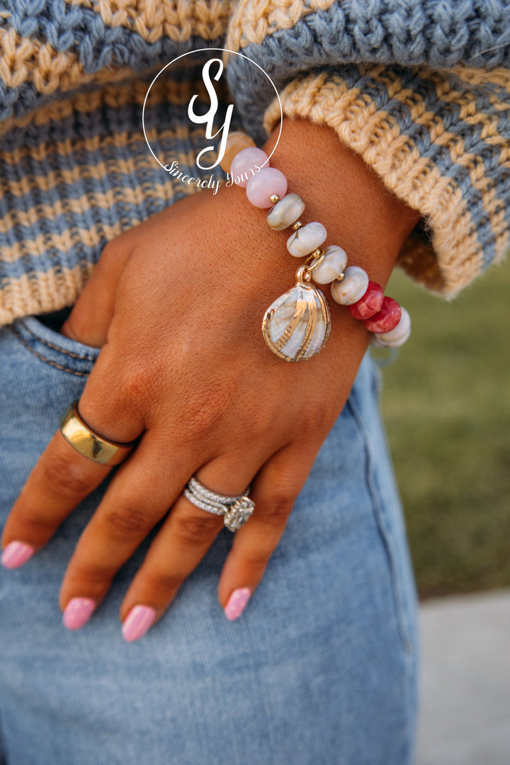 Shell Moment Bracelet