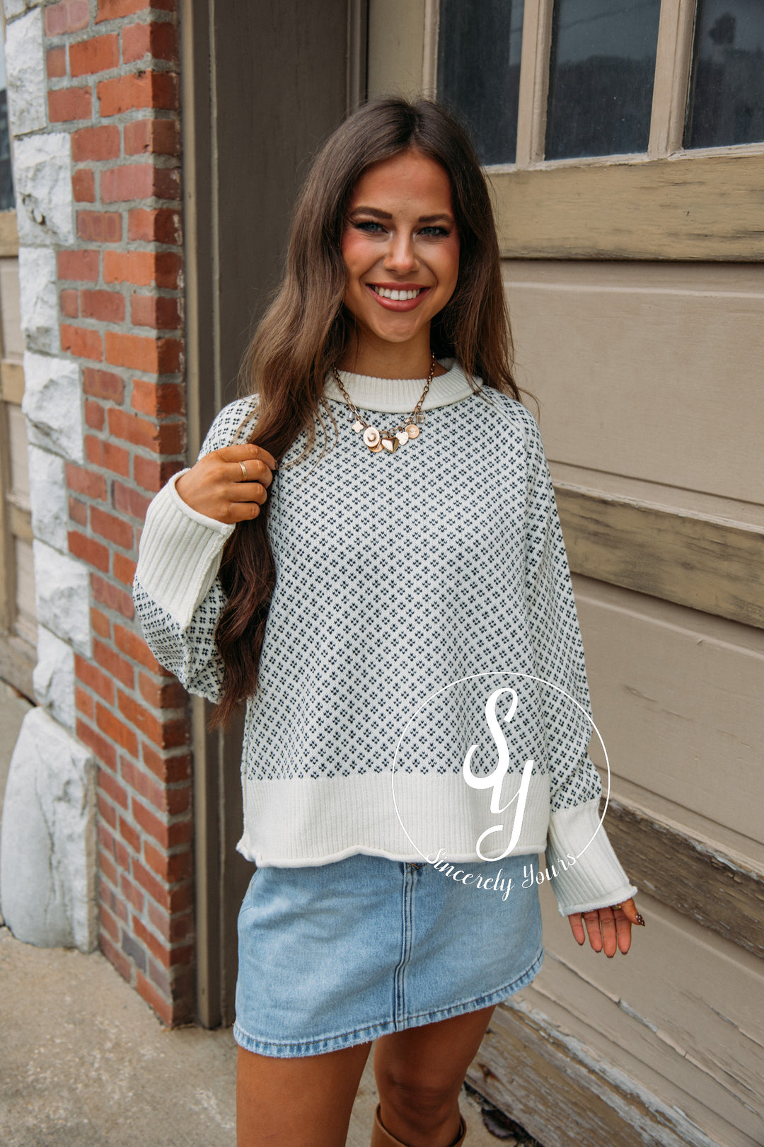 Classic Feeling Sweater - Cream/Black