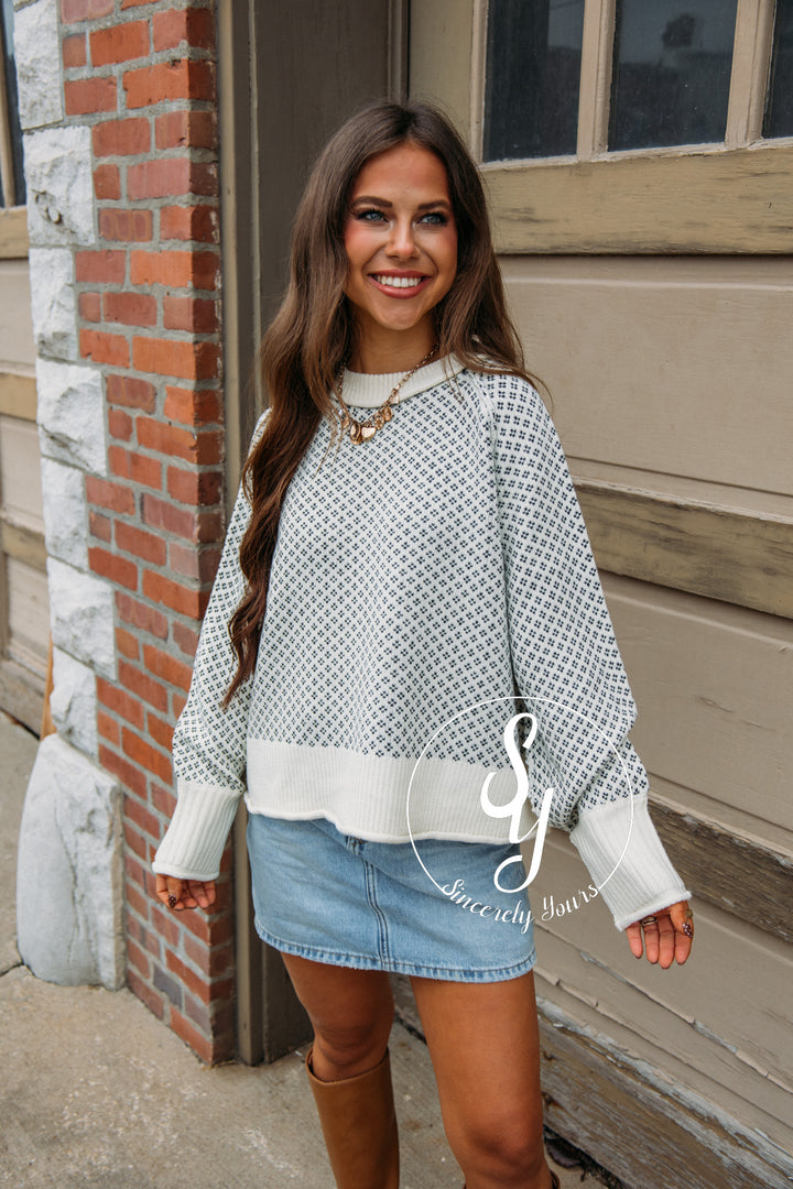 Classic Feeling Sweater - Cream/Black