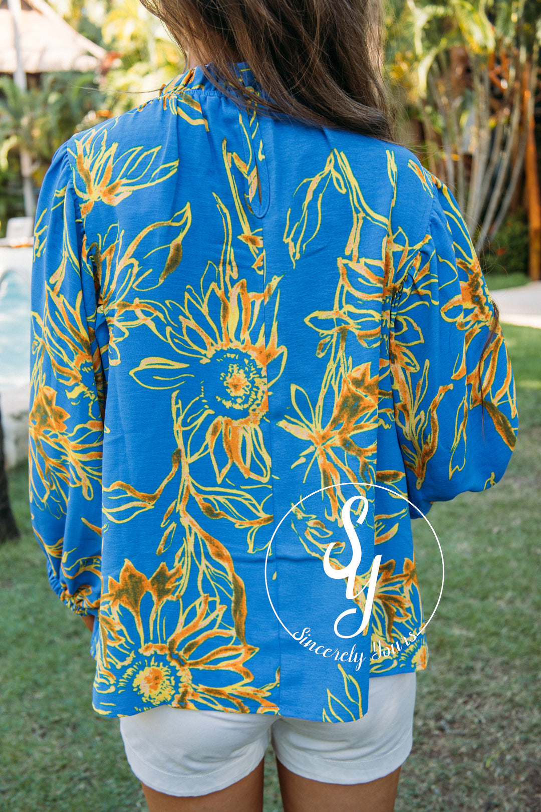 Veranda Moment Top- Blue Sunflower