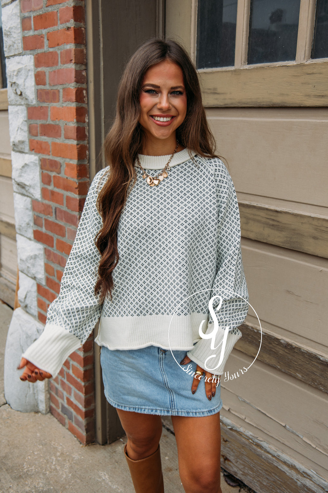 Classic Feeling Sweater - Cream/Black