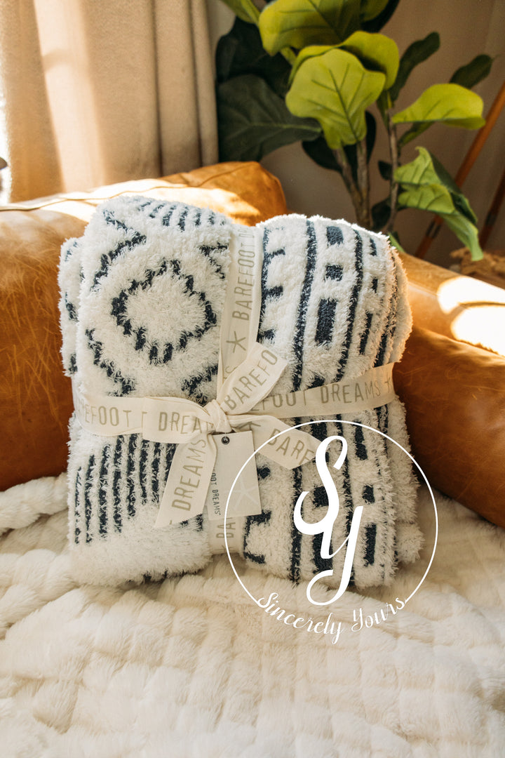 Barefoot Dreams:  CozyChic Artisan Throw - Pearl/Smokey Blue