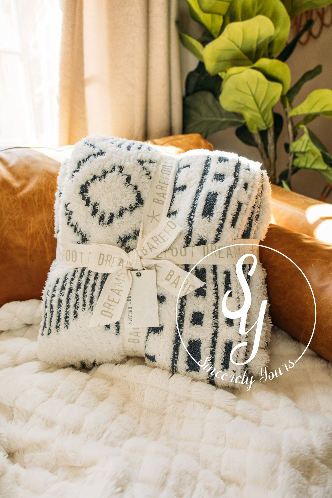 Barefoot Dreams:  CozyChic Artisan Throw - Pearl/Smokey Blue