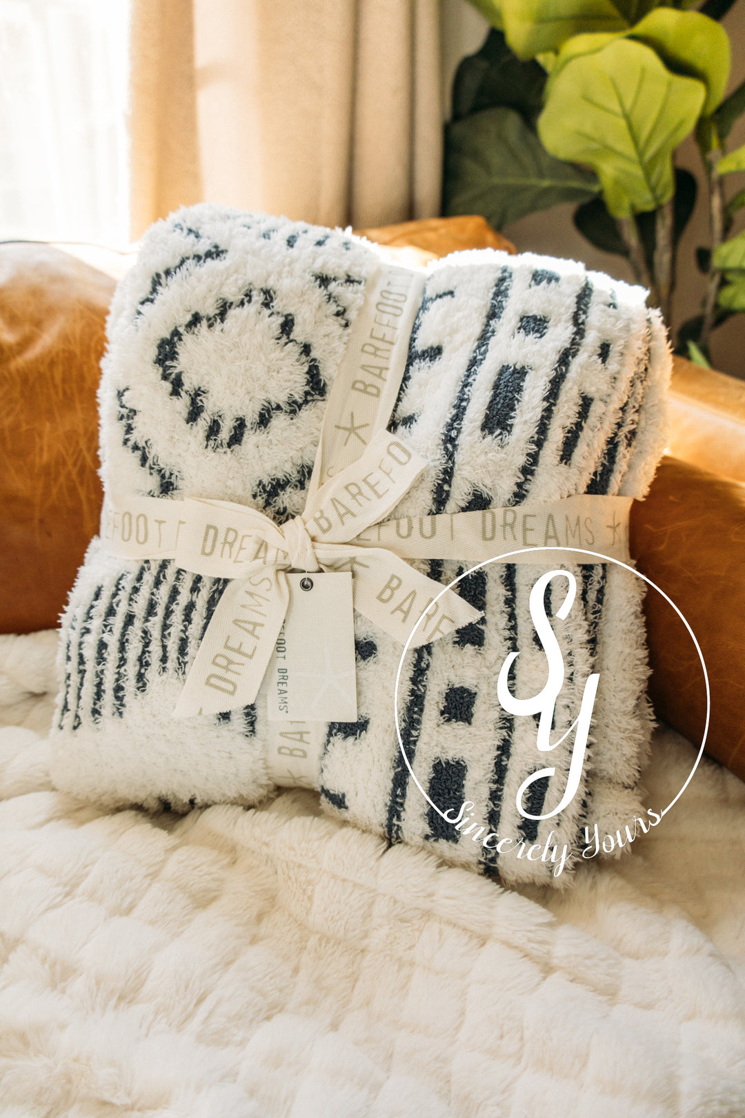 Barefoot Dreams:  CozyChic Artisan Throw - Pearl/Smokey Blue