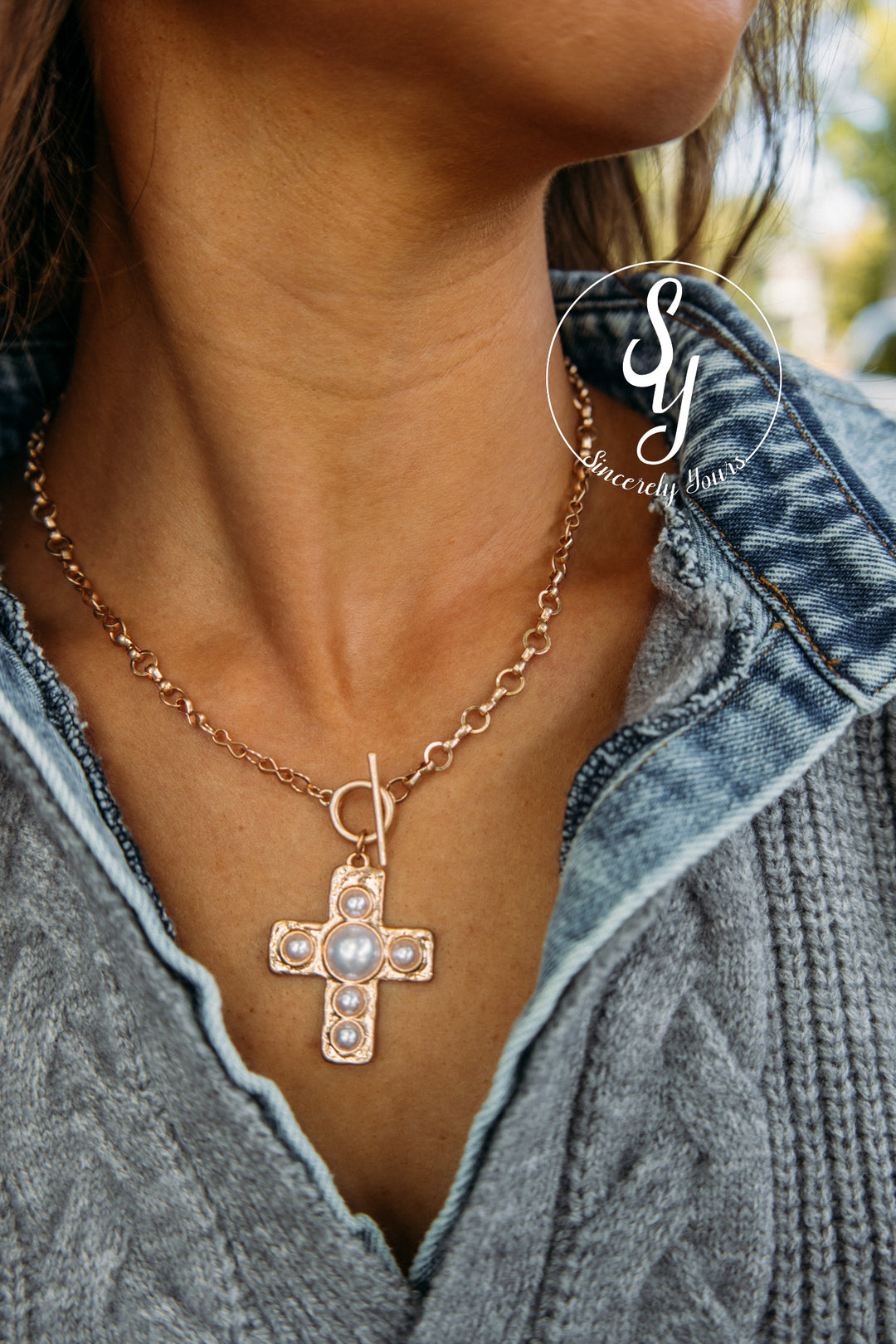 Cross Your Heart Necklace - Gold