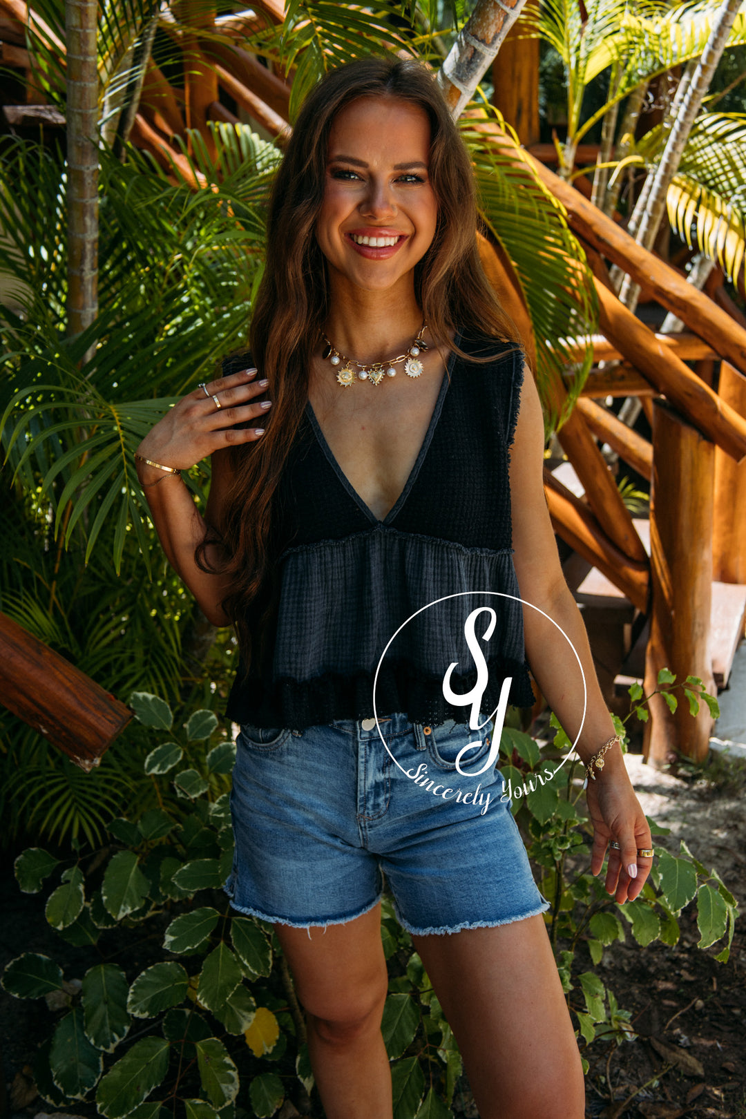 Veranda Views Top - Black