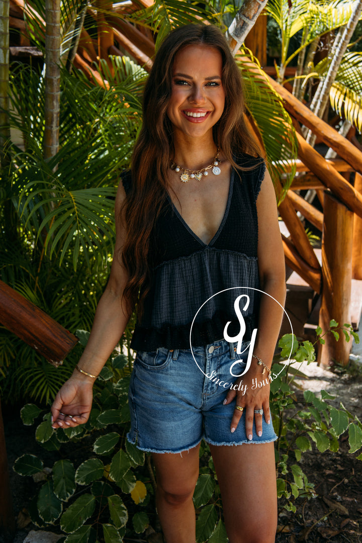 Veranda Views Top - Black