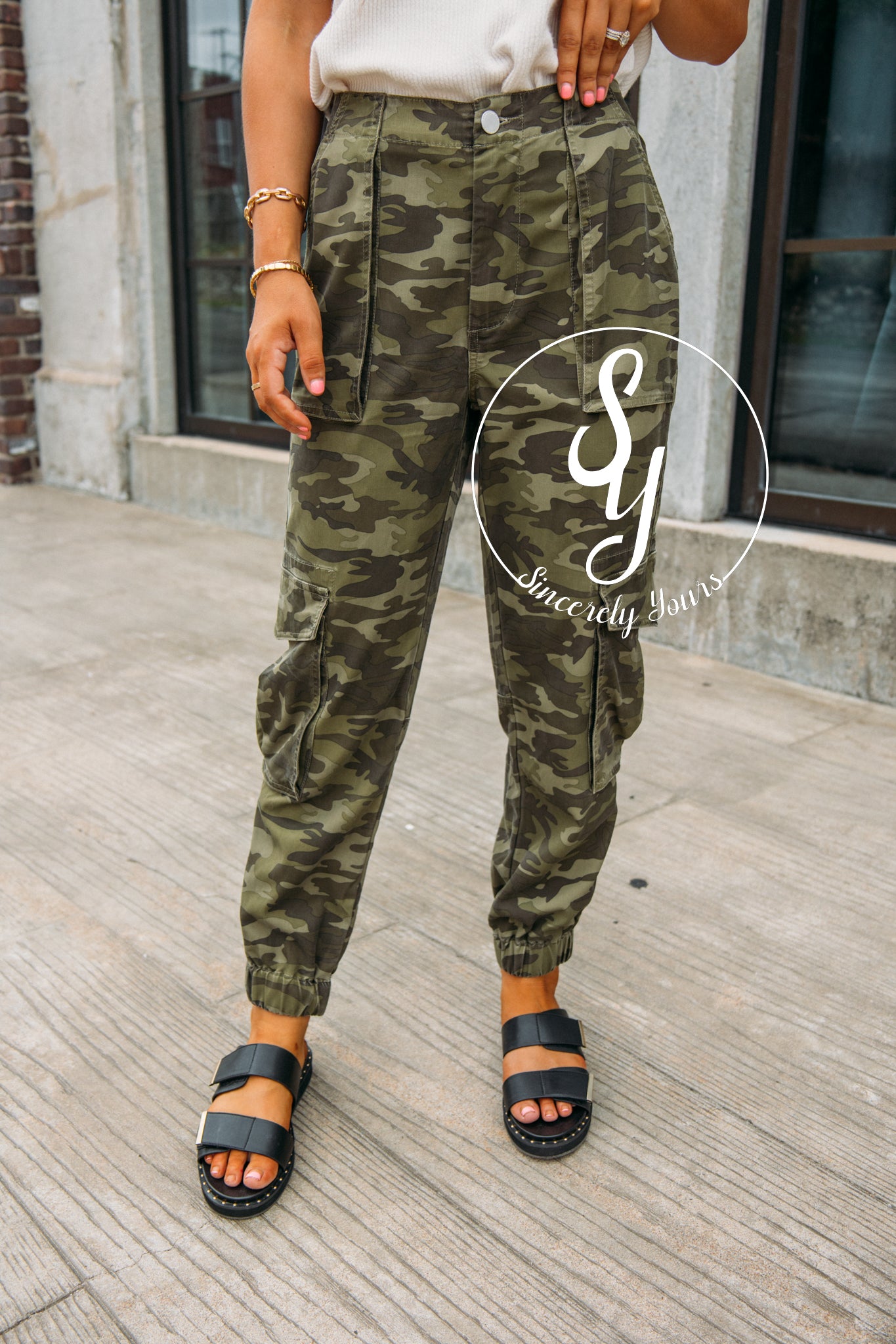 Camouflage high fashion rise pants