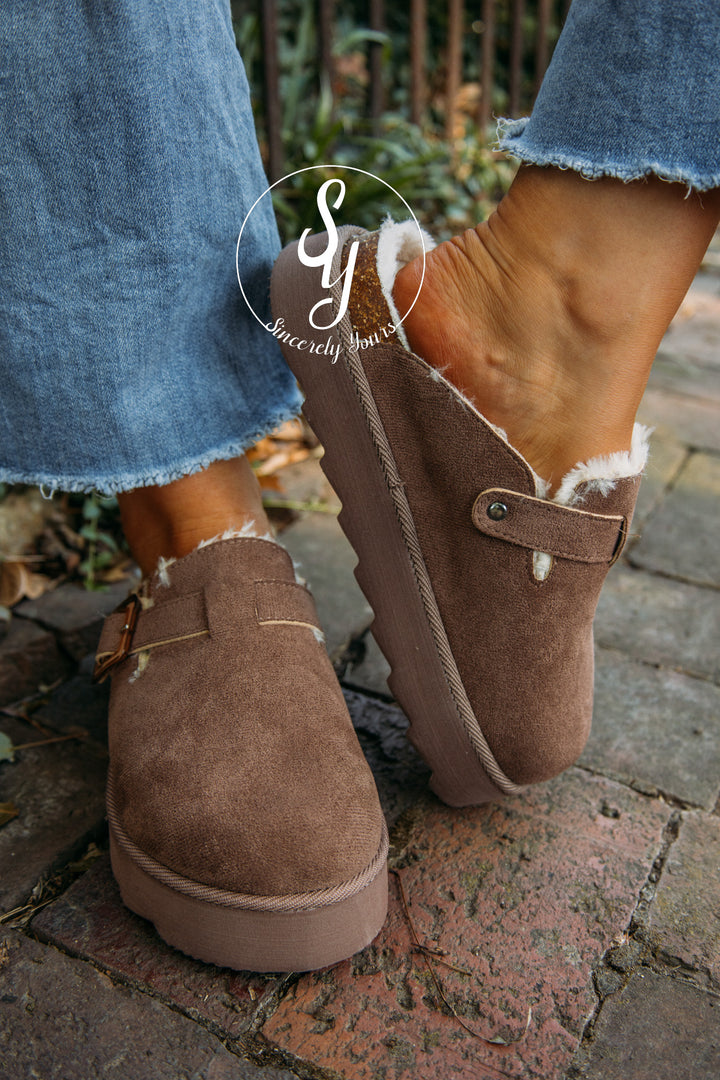 Willow Clog- Taupe