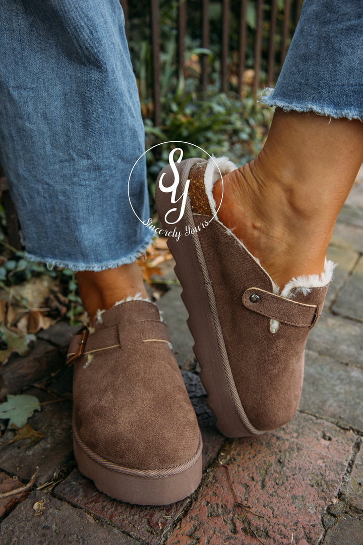 Willow Clog- Taupe