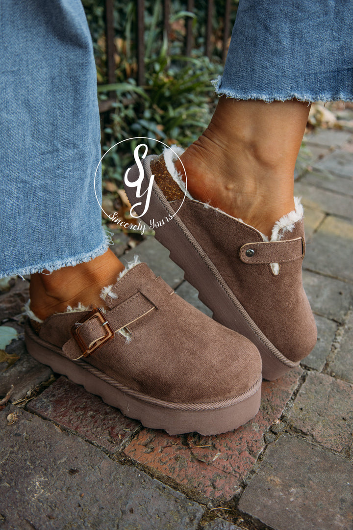 Willow Clog- Taupe