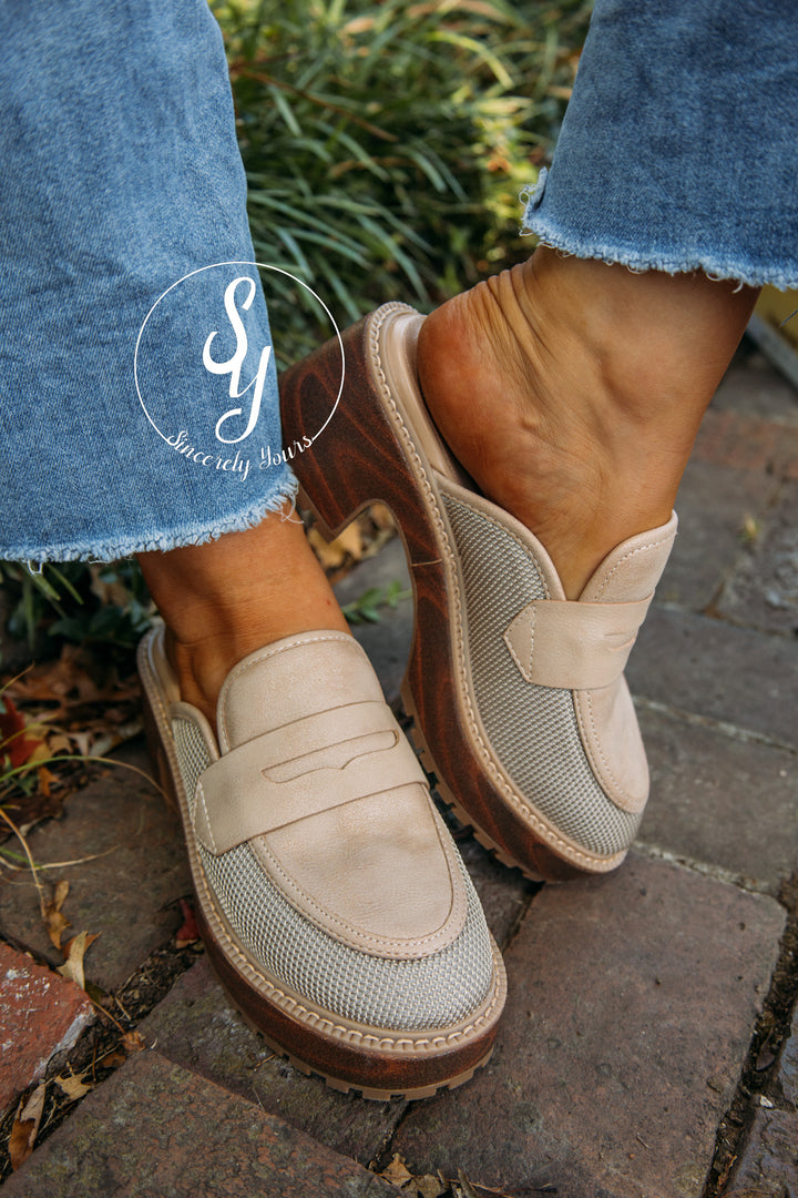 Poppy Mule- Natural