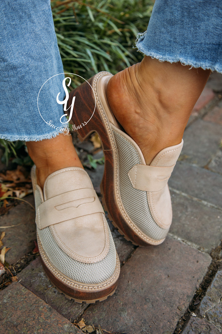 Poppy Mule- Natural