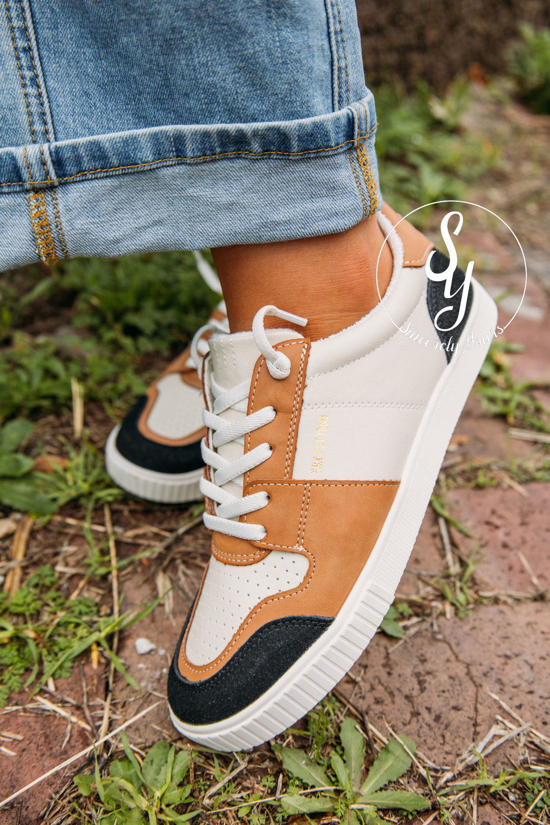 Winter Vibe Sneaker - Black Multi