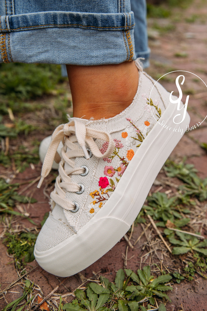 Flowers For Days Sneaker - Cream