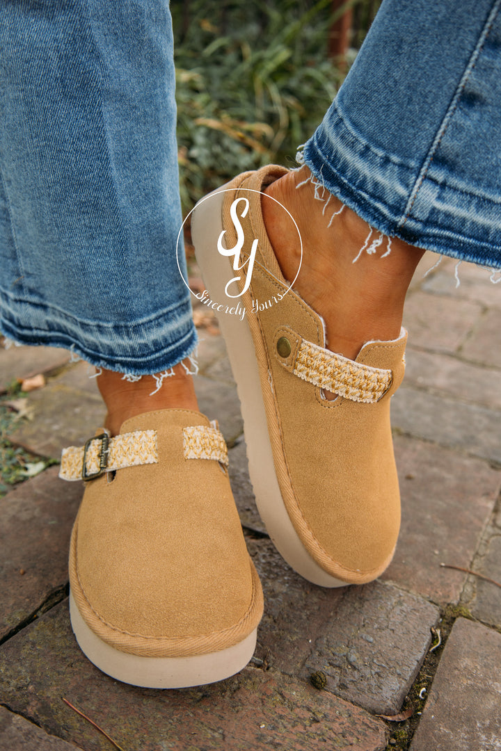 Hazel Slides- Sand