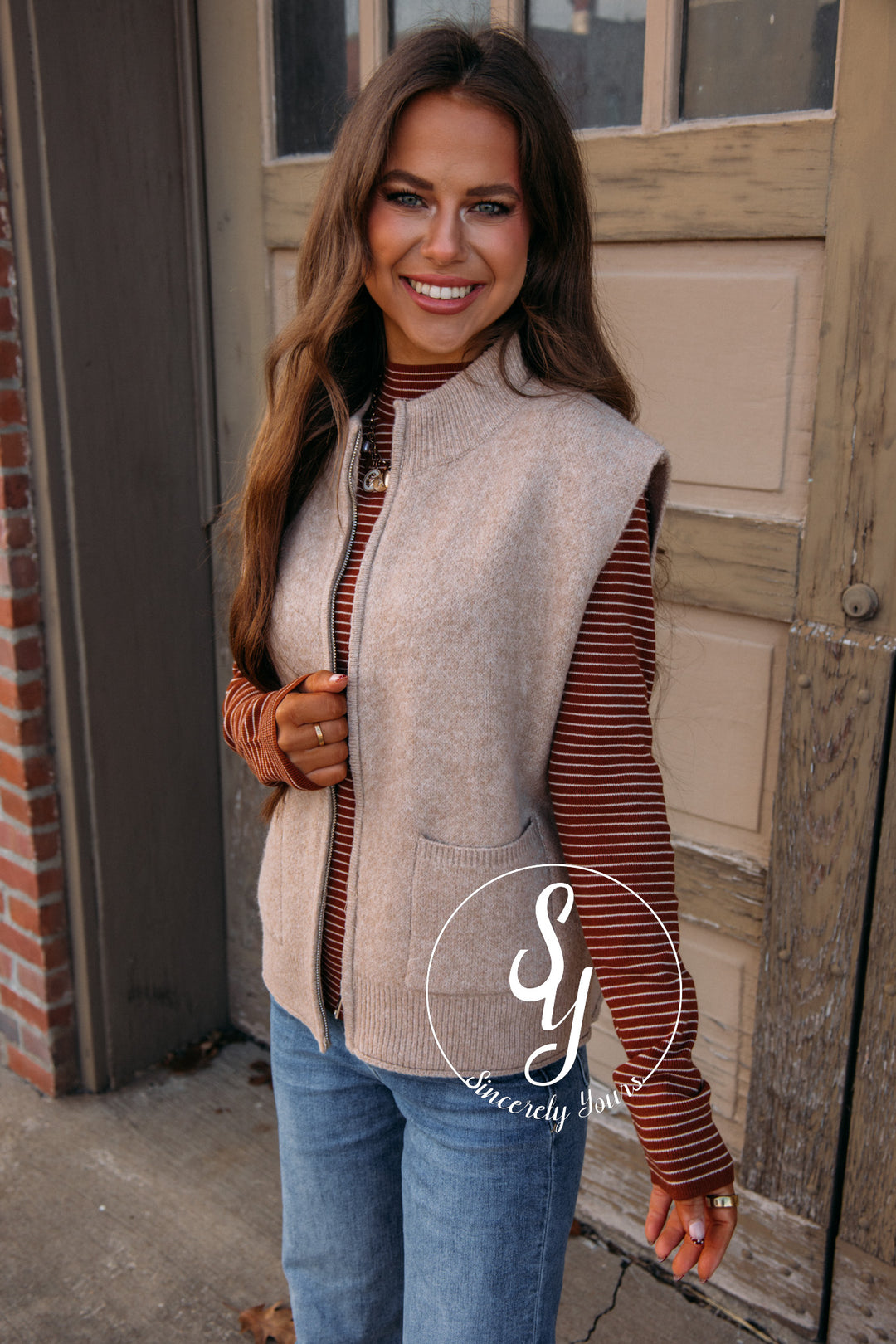 Robin Toasty Vest-Taupe