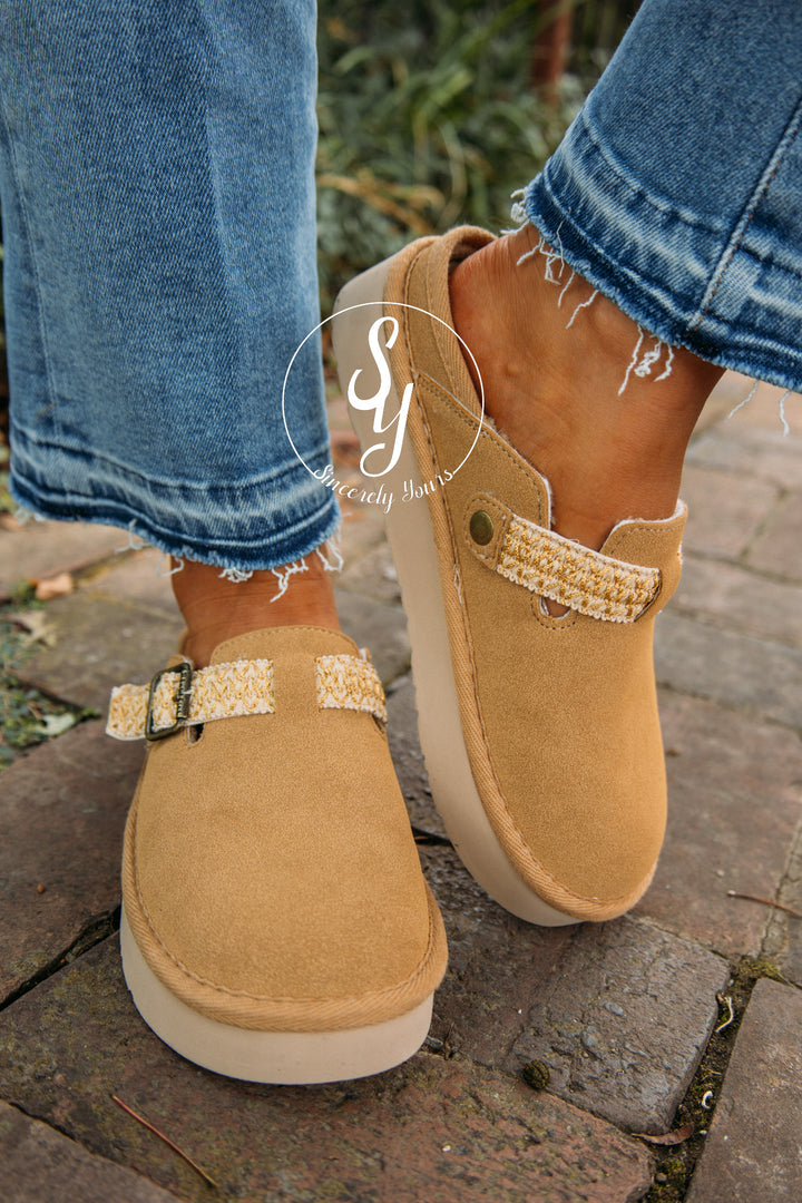 Hazel Slides- Sand